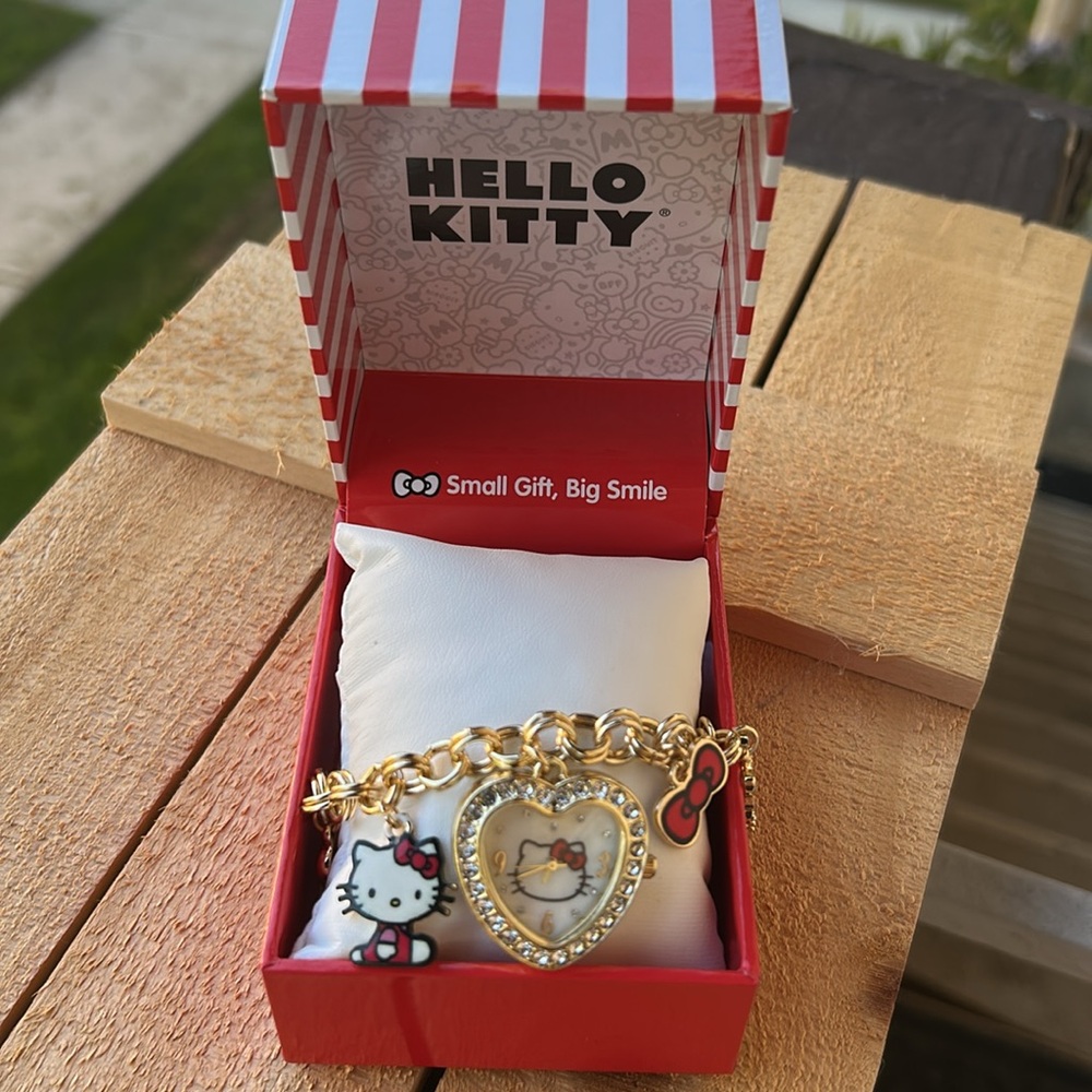 Hello Kitty Gold Chain Link Charms Bracelet Watch - Picture 9 of 14